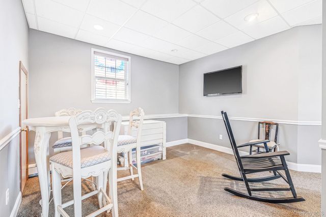 1 Chen Court, Middle Island, NY 11953