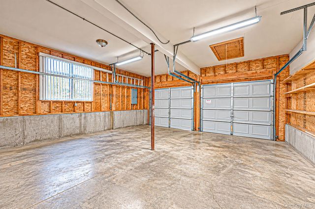 1 Chen Court, Middle Island, NY 11953