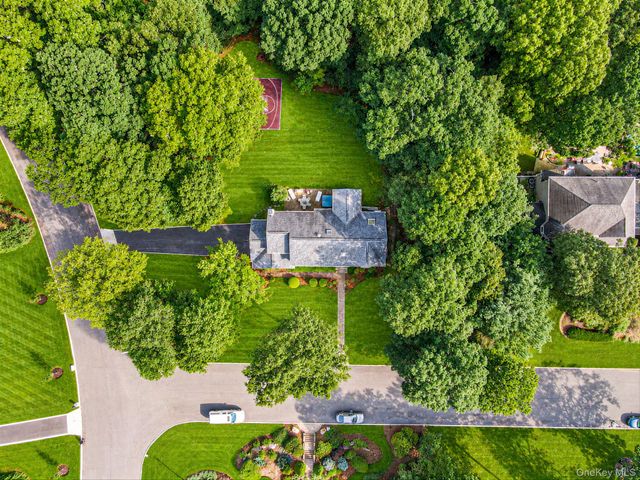 1 Chen Court, Middle Island, NY 11953