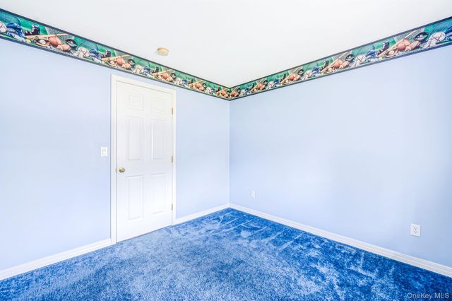 1 Chen Court, Middle Island, NY 11953