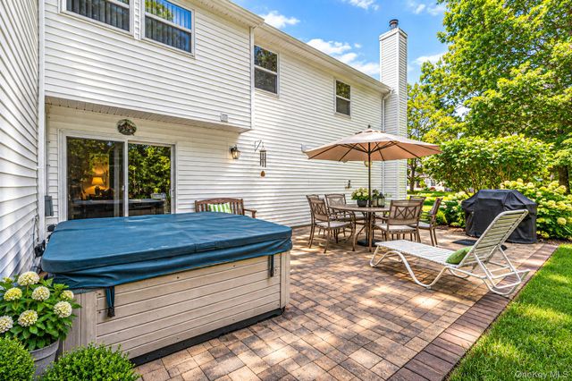 1 Chen Court, Middle Island, NY 11953