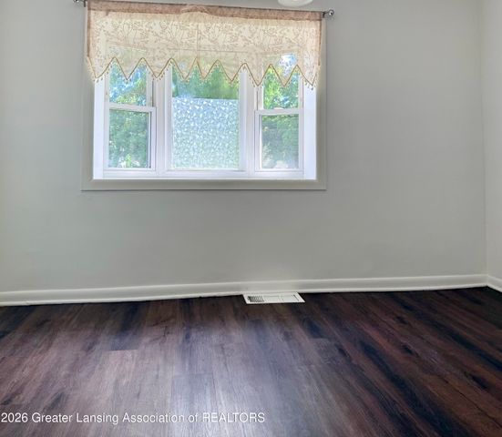 1127 W Maple Street, Lansing, MI 48915