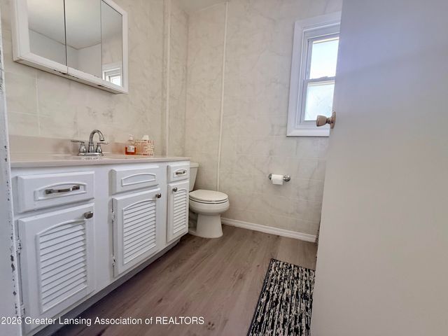 1127 W Maple Street, Lansing, MI 48915