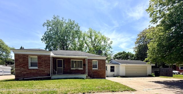 1127 W Maple Street, Lansing, MI 48915