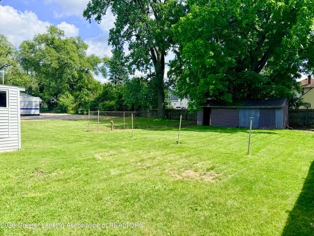 1127 W Maple Street, Lansing, MI 48915