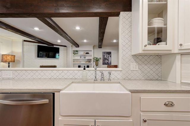 1412 Pine Oak Drive, Edmond, OK 73034