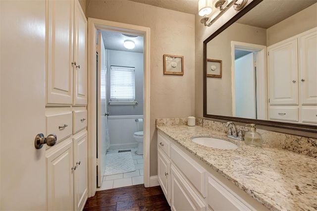 1412 Pine Oak Drive, Edmond, OK 73034