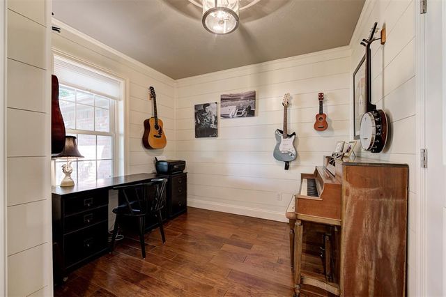 1412 Pine Oak Drive, Edmond, OK 73034