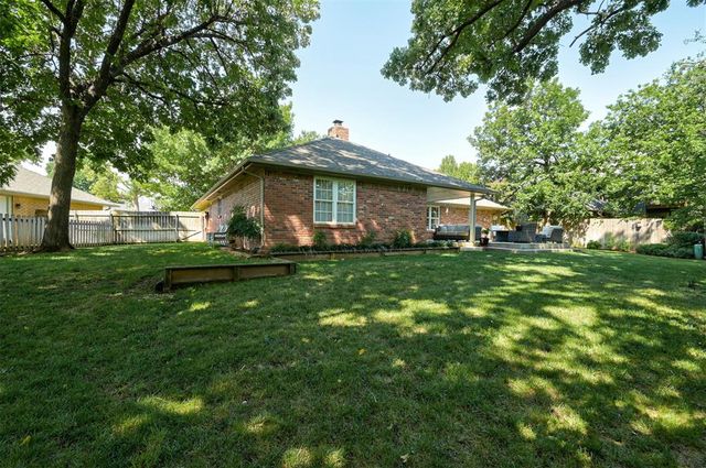 1412 Pine Oak Drive, Edmond, OK 73034