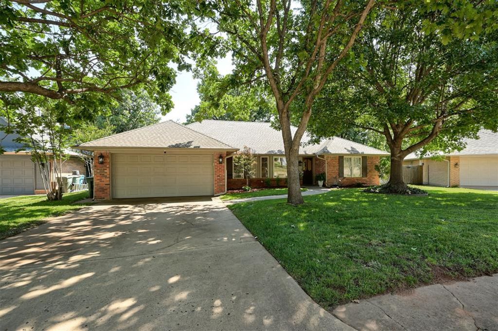 1412 Pine Oak Drive, Edmond, OK 73034