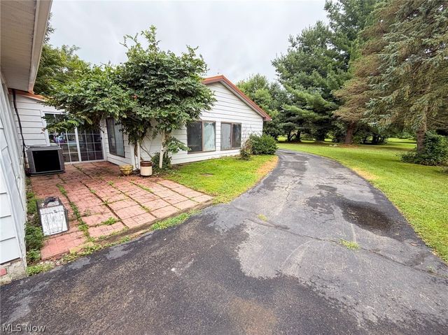 5679 Youngstown Kingsville Road NE, Cortland, OH 44410