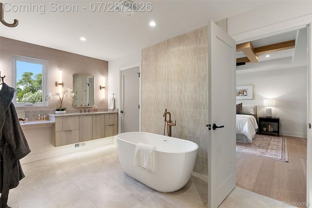 3919 Woodland Avenue, Royal Oak, MI 48073