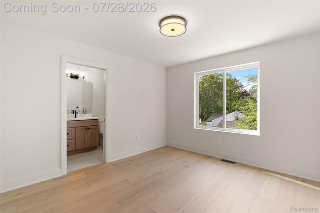 3919 Woodland Avenue, Royal Oak, MI 48073