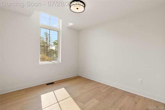 3919 Woodland Avenue, Royal Oak, MI 48073