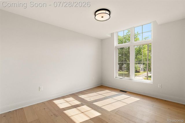 3919 Woodland Avenue, Royal Oak, MI 48073