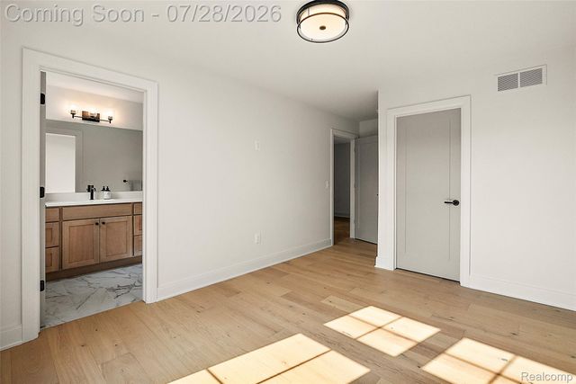 3919 Woodland Avenue, Royal Oak, MI 48073