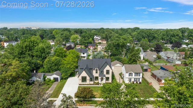 3919 Woodland Avenue, Royal Oak, MI 48073