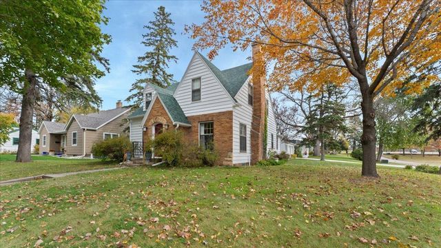 817 Maple Street, Alexandria, MN 56308