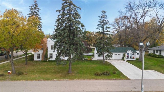 817 Maple Street, Alexandria, MN 56308