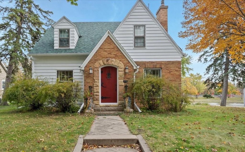 817 Maple Street, Alexandria, MN 56308