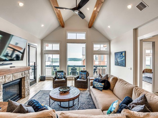 111 Lower Greenway, Carlton Landing, OK 74432