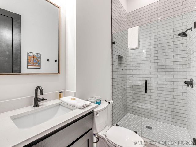 111 Lower Greenway, Carlton Landing, OK 74432