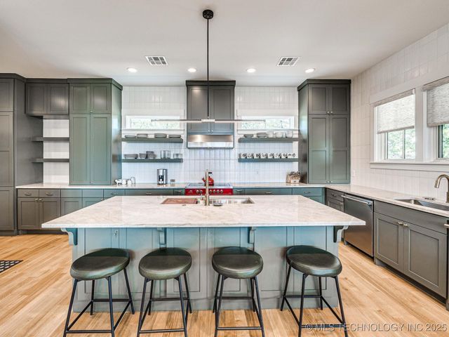 111 Lower Greenway, Carlton Landing, OK 74432