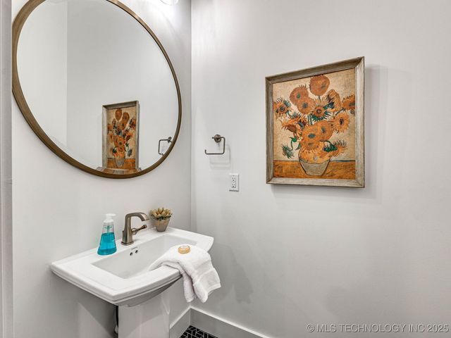 111 Lower Greenway, Carlton Landing, OK 74432