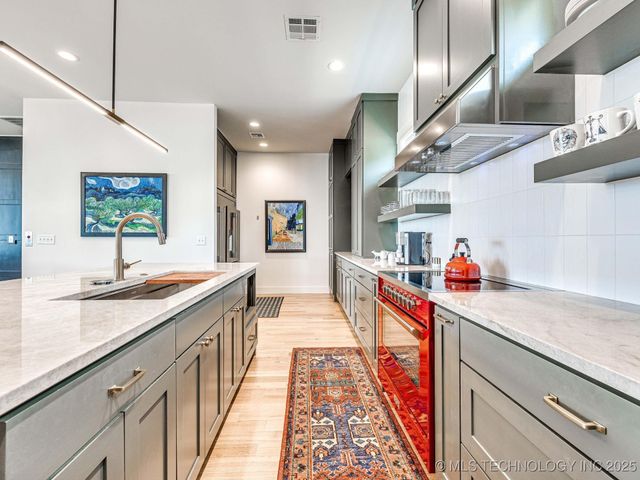 111 Lower Greenway, Carlton Landing, OK 74432