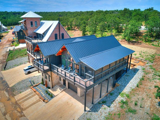 111 Lower Greenway, Carlton Landing, OK 74432