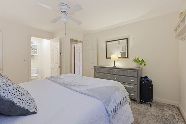 4 Willow St, Franklin, MA 02038
