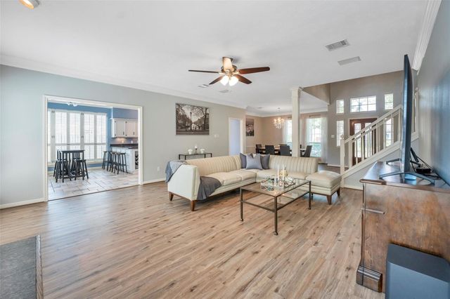 7318 Starbridge Drive, Houston, TX 77095