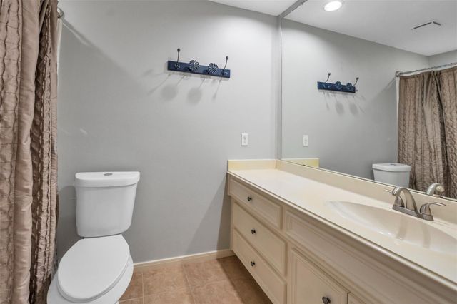 7318 Starbridge Drive, Houston, TX 77095