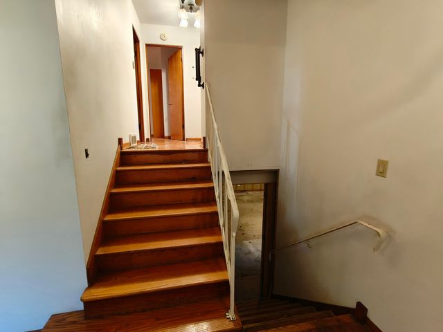 642 E 54th Place, Merrillville, IN 46410