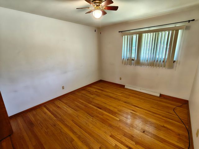 642 E 54th Place, Merrillville, IN 46410