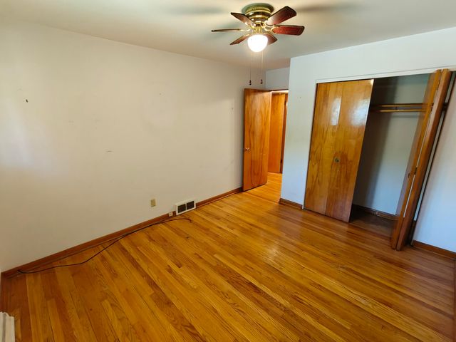 642 E 54th Place, Merrillville, IN 46410