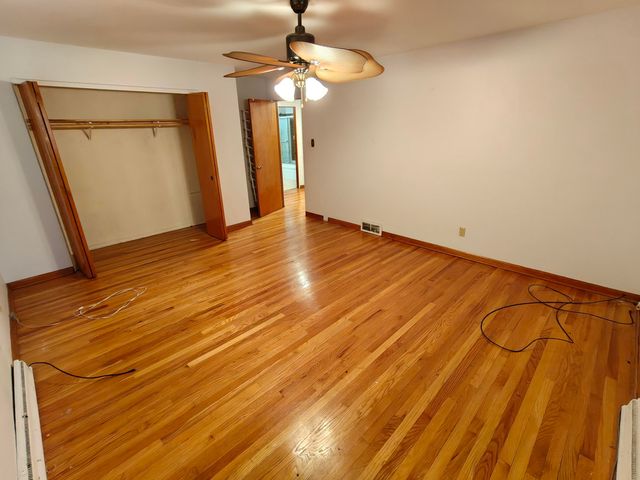 642 E 54th Place, Merrillville, IN 46410
