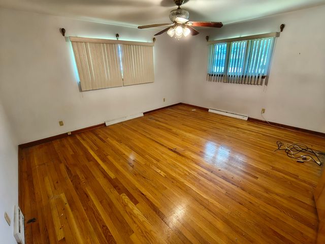 642 E 54th Place, Merrillville, IN 46410
