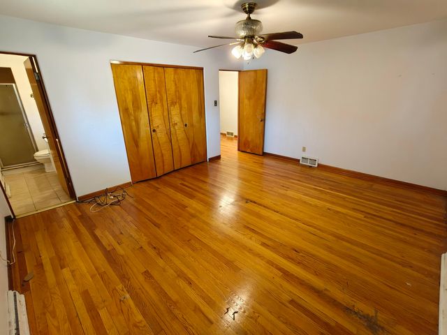 642 E 54th Place, Merrillville, IN 46410