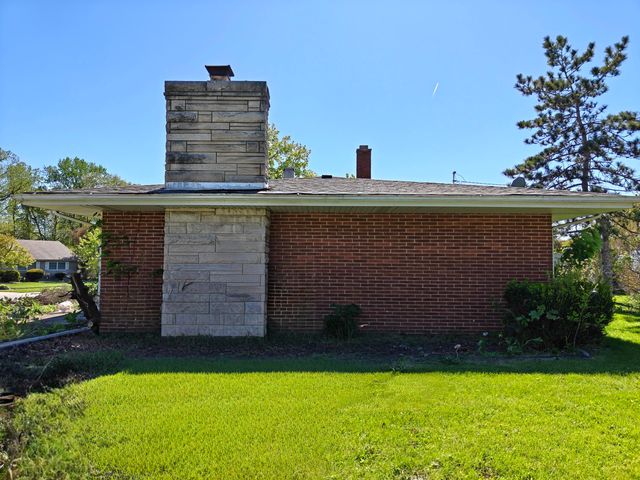 642 E 54th Place, Merrillville, IN 46410