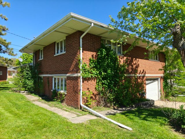642 E 54th Place, Merrillville, IN 46410