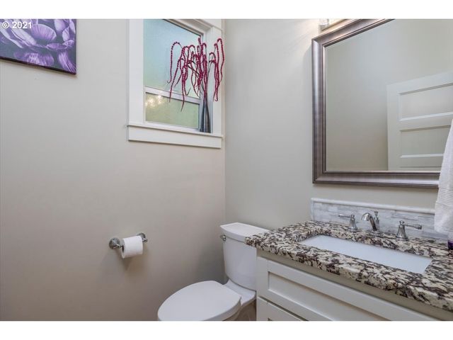 4412 Sw SHATTUCK Rd, Portland, OR 97221