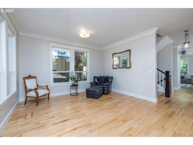 4412 Sw SHATTUCK Rd, Portland, OR 97221