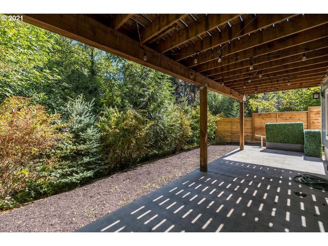 4412 Sw SHATTUCK Rd, Portland, OR 97221