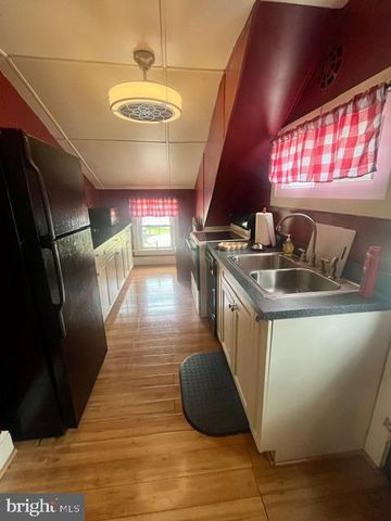 1309 PATTERSON AVE, Levittown, PA 19057