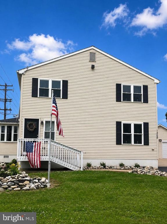 1309 PATTERSON AVE, Levittown, PA 19057