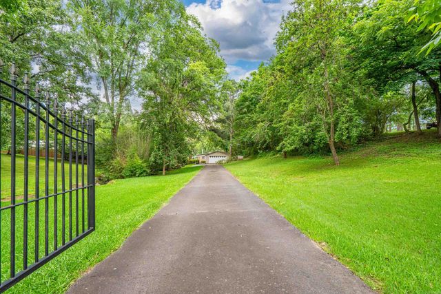 1925 Lakeshore Drive, Hot Springs, AR 71913