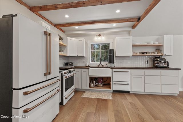 6045 Upper Pack River RD, Sandpoint, ID 83864