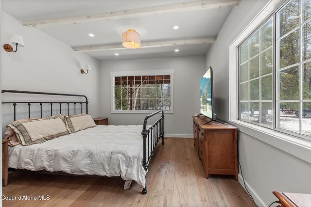 6045 Upper Pack River RD, Sandpoint, ID 83864