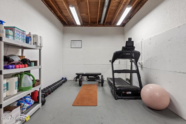 6045 Upper Pack River RD, Sandpoint, ID 83864